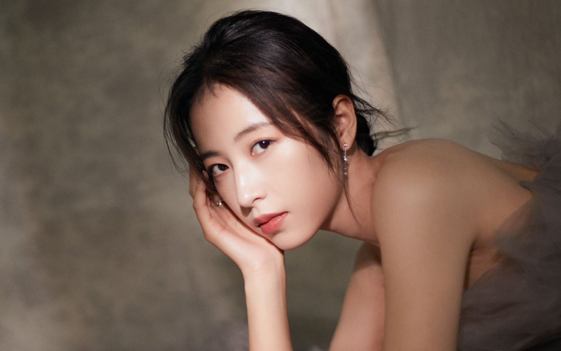 爱游戏app下载-美国马术协会授予麦克莱恩·沃德“年度最佳马匹护理员”称号。