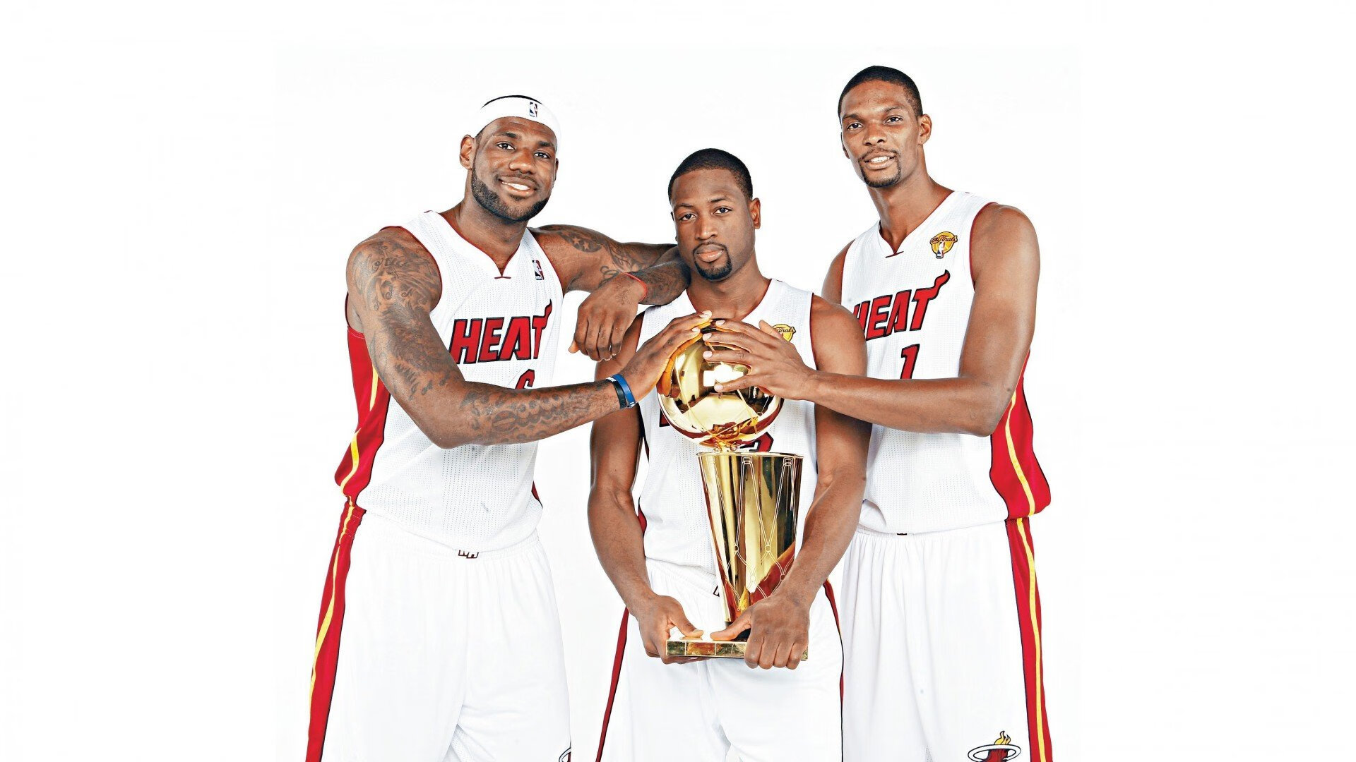 拜仁压迫落点精准，断球即反击，拜仁控球